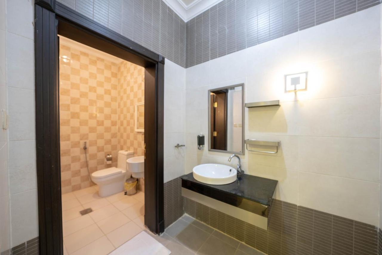 Mirada Gold Jizan - Resort & Private Pools מראה חיצוני תמונה Bathroom